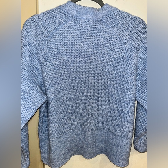 Light blue sweater - Picture 4 of 4